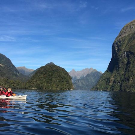 Arran Motel Te Anau Exteriör bild