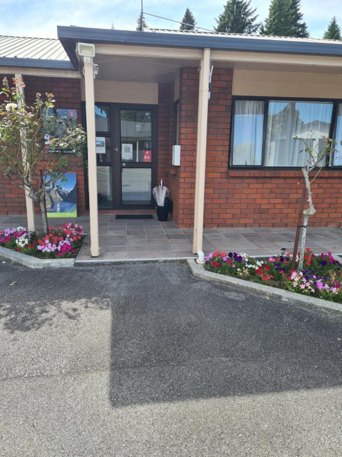 Arran Motel Te Anau Exteriör bild