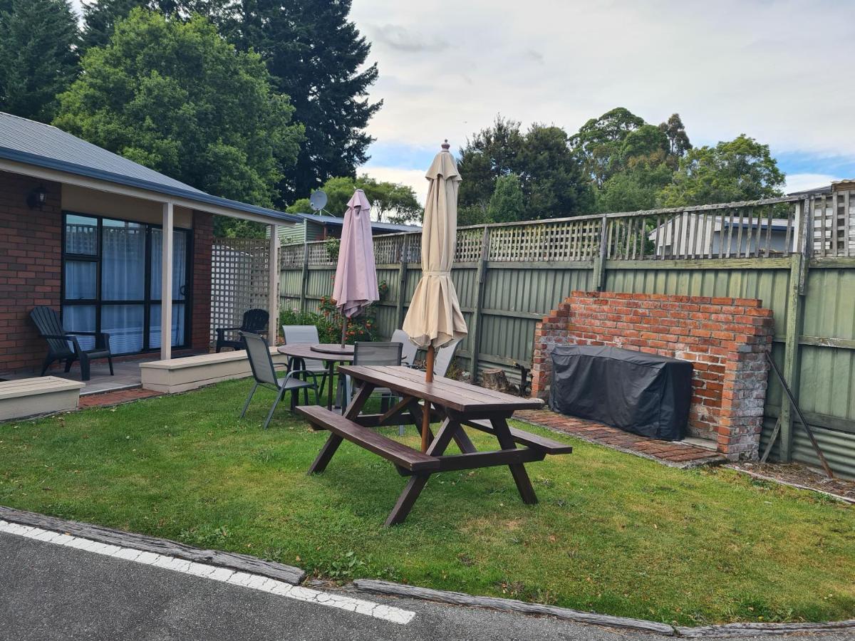 Arran Motel Te Anau Exteriör bild