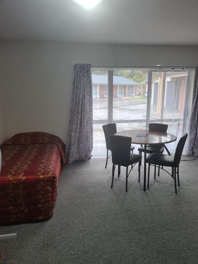 Arran Motel Te Anau Exteriör bild