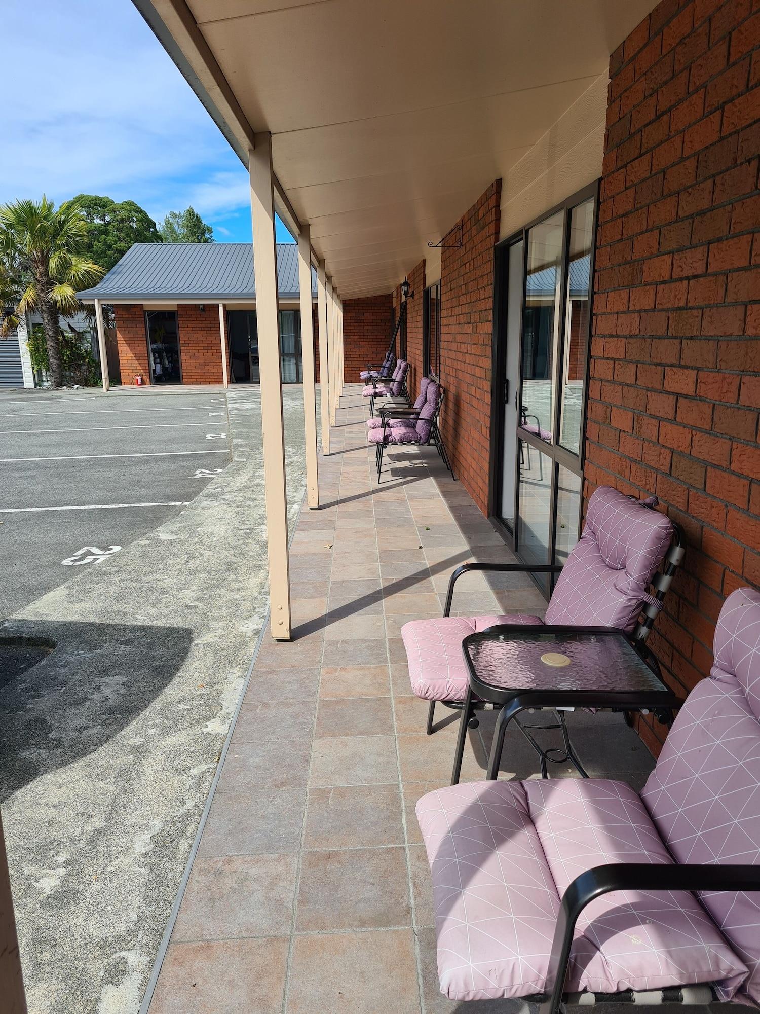 Arran Motel Te Anau Exteriör bild