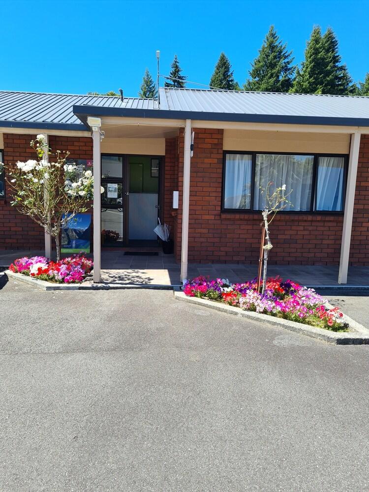 Arran Motel Te Anau Exteriör bild